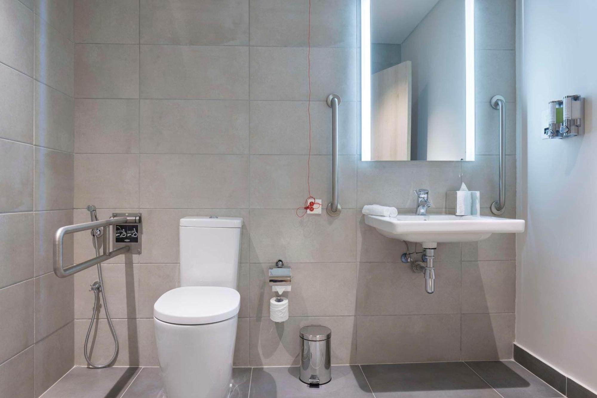 ホテル Hampton By Hilton Doha Old Town エクステリア 写真