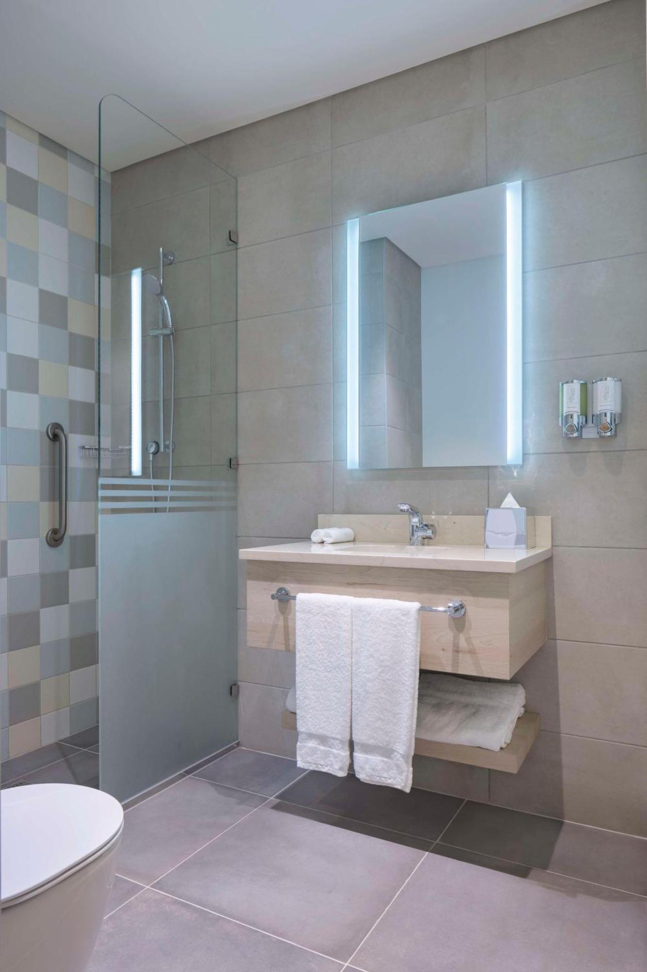 ホテル Hampton By Hilton Doha Old Town エクステリア 写真