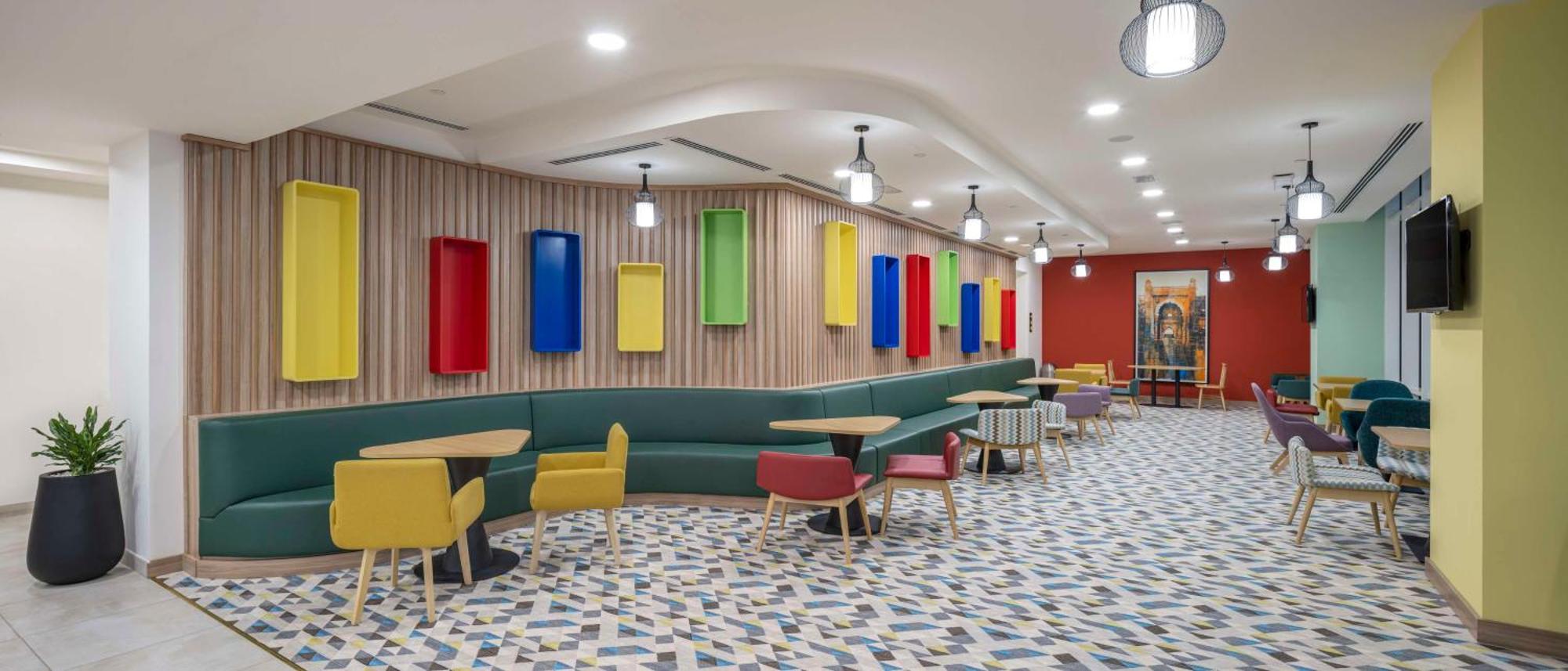 ホテル Hampton By Hilton Doha Old Town エクステリア 写真