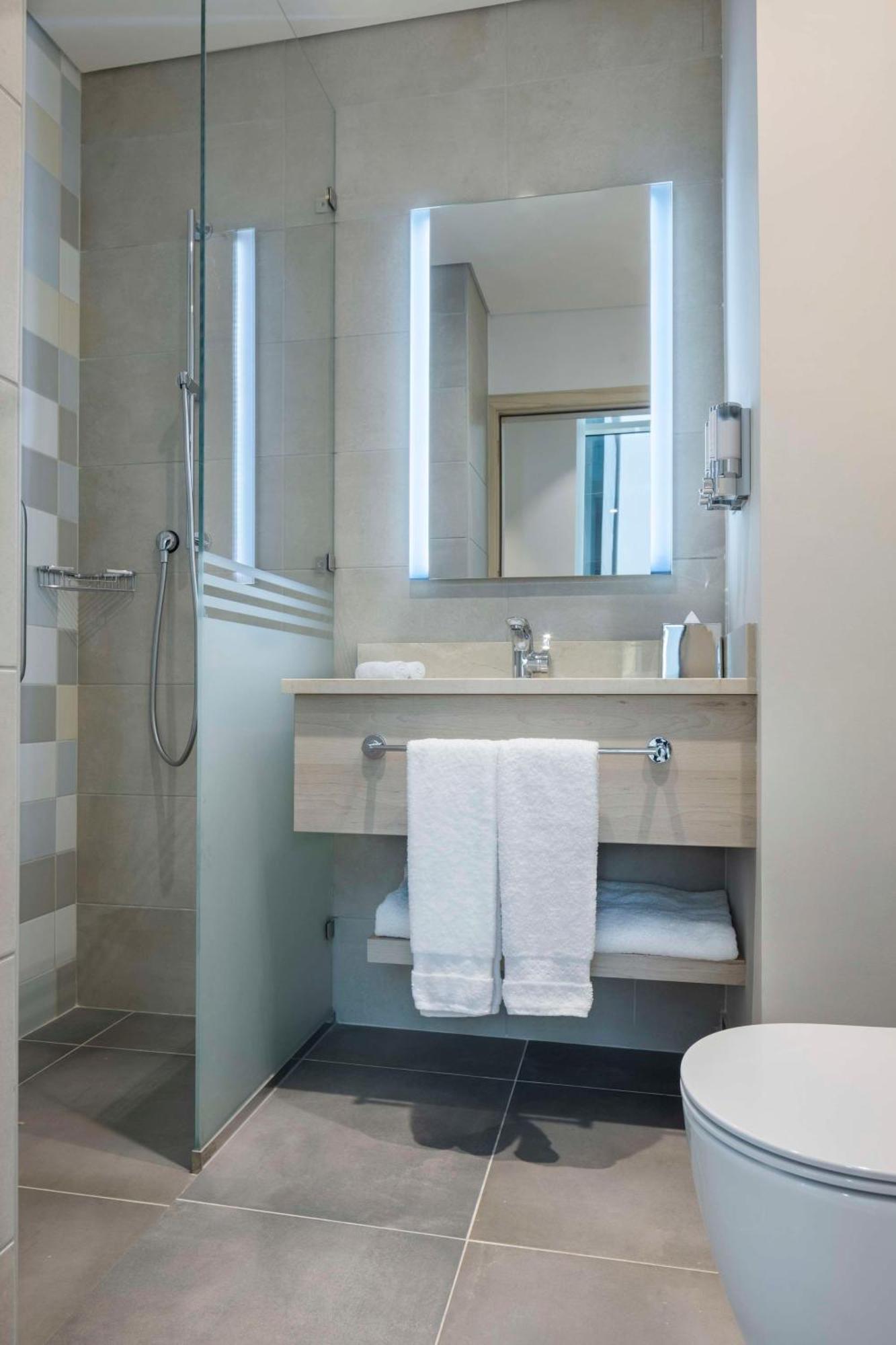 ホテル Hampton By Hilton Doha Old Town エクステリア 写真