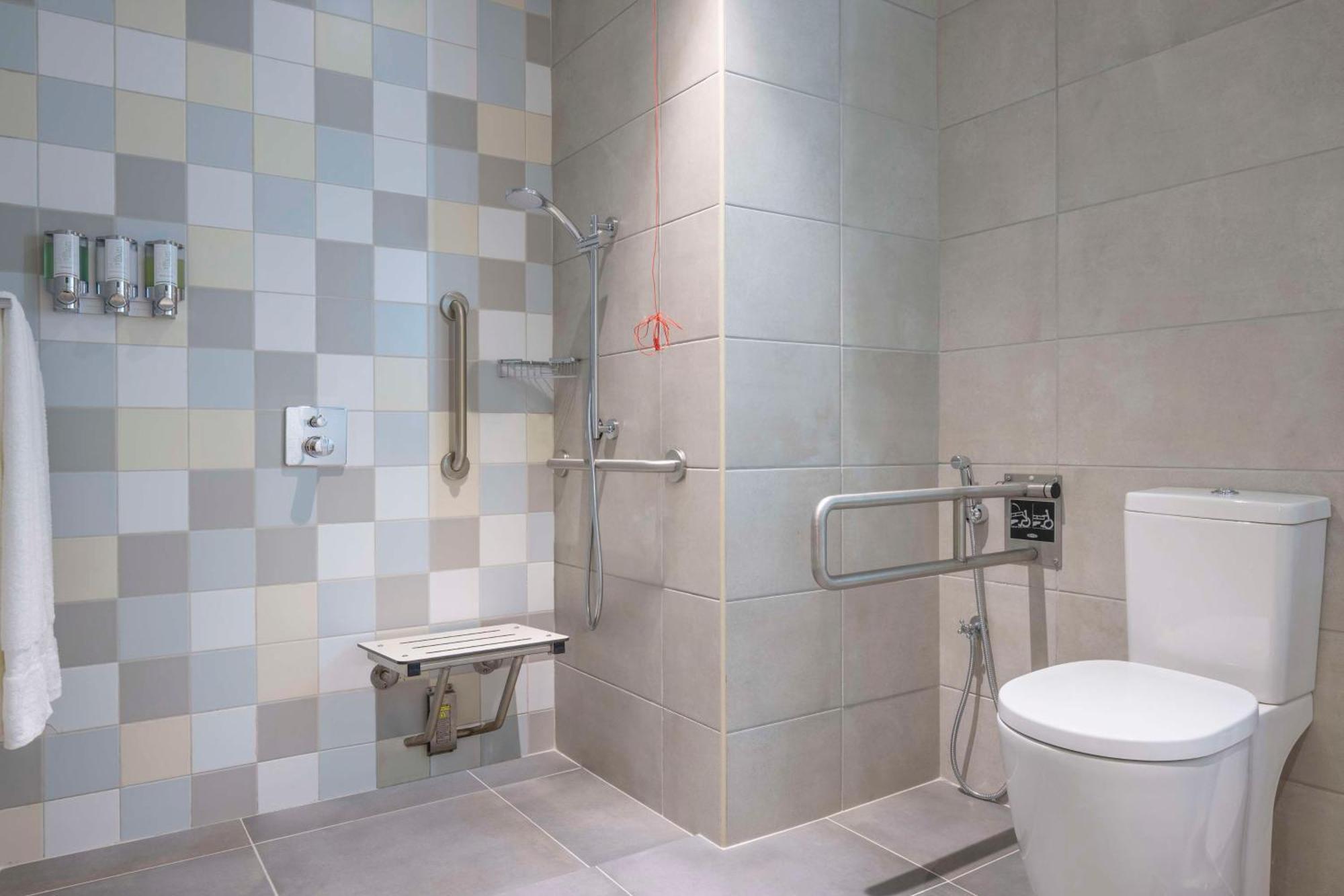 ホテル Hampton By Hilton Doha Old Town エクステリア 写真