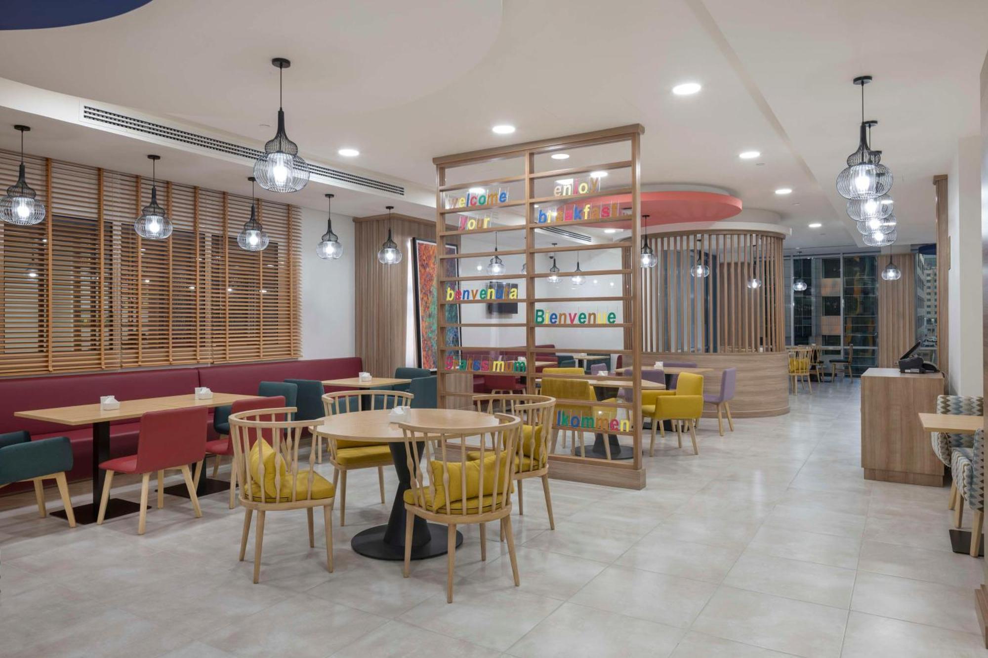 ホテル Hampton By Hilton Doha Old Town エクステリア 写真