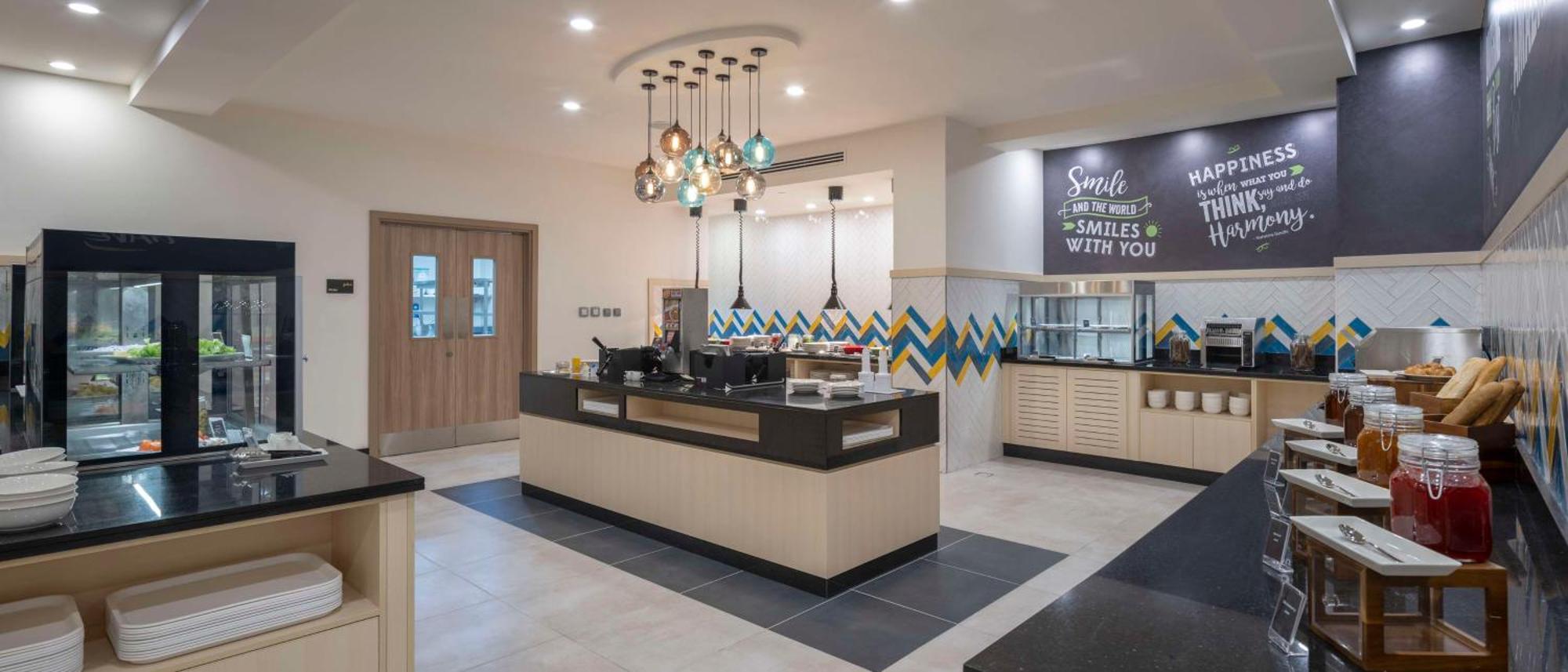 ホテル Hampton By Hilton Doha Old Town エクステリア 写真